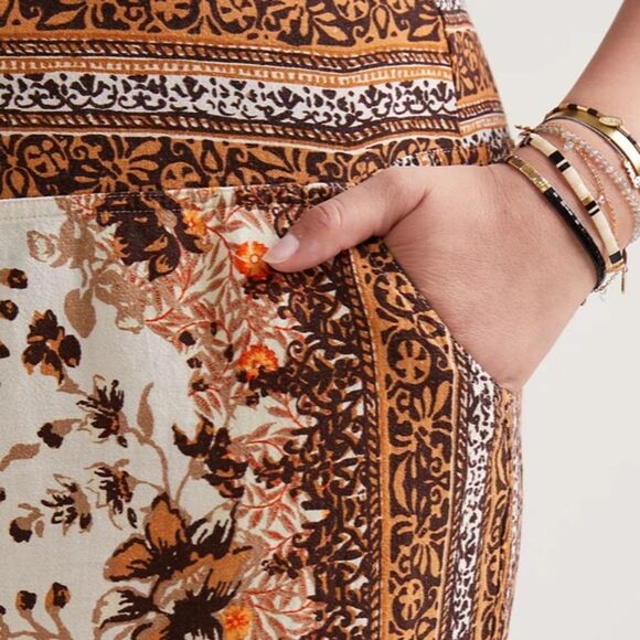 Anthropologie Bohemian Linen Blend Tan and Brown Floral Print Pants Size 26W - Picture 9 of 12